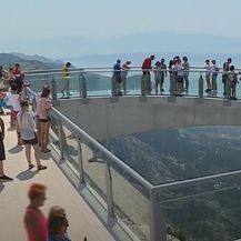 Čekanje u kolonama na Nebesku šetnicu - 1