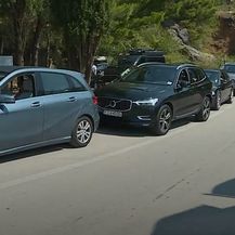 Čekanje u kolonama na Nebesku šetnicu - 4