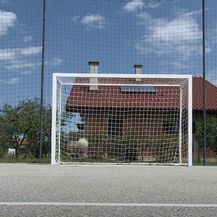 Nogometno igralište tik uz kuću - 2