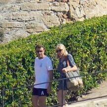 Emmanuel i Brigitte Macron na ljetovanju
