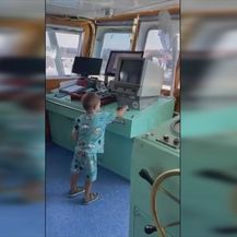 Kapetan trajekta male obožavatelje pustio u brod - 4