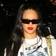 Rihanna u predimenzioniranim čizmama do bedara u New Yorku - 1