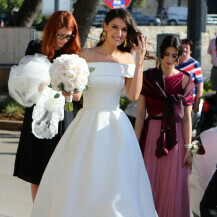 Vjenčana kuma Kristine Milković Čilić nosila je prekrasnu dvobojnu haljinu s potpisom Ivana Alduka - 3