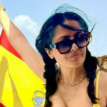 Salma Hayek u žutom bikiniju - 1