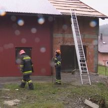 Nevrijeme uništilo krovove vatrogasnog doma (Foto: Dnevnik.hr)