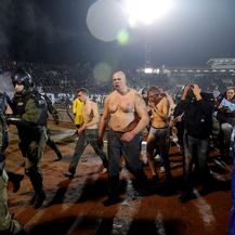 Zastrašujuće scene nakon tučnjave navijača u Beogradu (Foto: AFP)