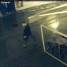 Policija traži ovog muškarca (Foto: PUZ) - 5