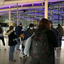 Putnici na aerodromu