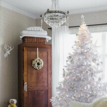 Bijelo božićno drvce za najljepši zimski ugođaj u domu - 8