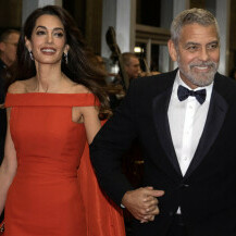 George i Amal Clooney na crvenom tepihu - 3