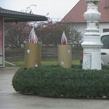 Ukrali adventski vijenac - 1