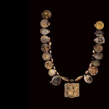 Ogrlica pronađena u grobu gdje je ukopana žena lider crkve u Velikoj Britaniji