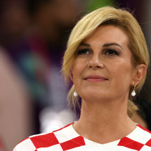 Bivša predsjednica Kolinda Grabar-Kitarović uvijek privlači poglede svojim modnim izborima