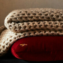 Zara, pletena topla deka, 527,35 kn