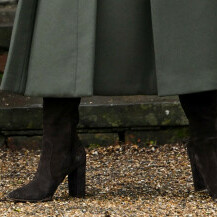 Catherine Middleton nosi visoke čizme od brušene kože
