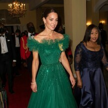 Catherine Middleton u glamuroznoj zelenoj haljini dizajnerice Jenny Packham