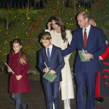 Britanska kraljevska obitelj na misi ususret Božiću - 7