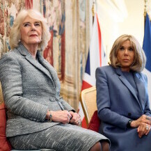 Brigitte Macron i kraljica Camilla na dodjeli nagrada za književnost u Londonu