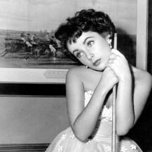 Kultna haljina Elizabeth Taylor iz filma 'Mjesto pod suncem' - 6