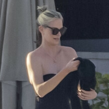 Charlize Theron u kupaćem kostimu na plaži u Meksiku - 5