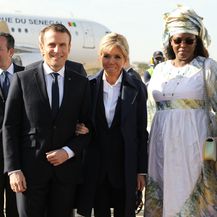 Brigitte Macron u 'muškoj' odjevnoj kombinaciji