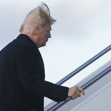 Nema više dvojbe - Trumpova kosa je prava (Foto: AFP)