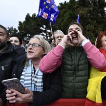 Tisuće na prosvjedu u Madridu protiv Sanchezove politike prema Kataloniji (Foto: AFP)