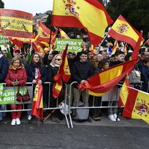 Tisuće na prosvjedu u Madridu protiv Sanchezove politike prema Kataloniji (Foto: AFP)