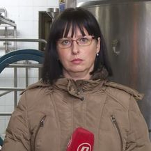 Marina Bešić Đukarić razgovara o problemimam mljekarstva s Jozom Šutalom iz Male mljekare Valpovo (Foto: Dnevnik.hr)