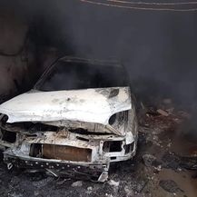 Auto je izgorio (Foto: Damir Nemec)