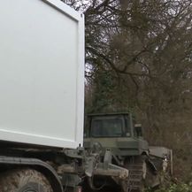 Vojska dovozi kontejnere u Banovinu - 3