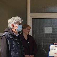 Uručenje zahvalnice za donaciju Josipu Juriću