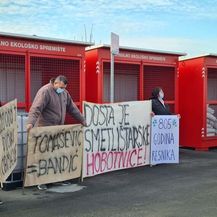 Tomaševića dočekali građani s transparentima - 9