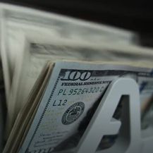Informer: Banka - 4
