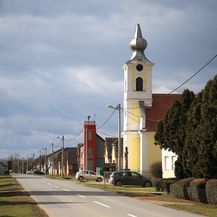 Jak vjetar otkinuo križ - 2