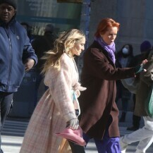Carrie Bradshaw na seru serije nosi natikače Gucci