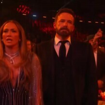 Jennifer Lopez i Ben Affleck na Grammyjima 2023. godine - 5