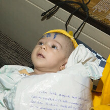 Šesnaest beba iz potresom razrušenog turskog grada Kahramanmarasa zrakoplovom je prebačeno u Ankaru - 4