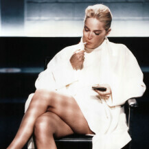 Sharon Stone sačuvala je 'drsku' bijelu haljinu iz filma 'Sirove strasti' - 4