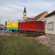 Kamion se zabio u kuću kod Vinkovaca