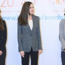 Kraljica Letizia u odličnoj poslovnoj kombinaciji