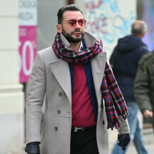 Street style muškarac iz centra Zagreba koji igra prema vlastitim modnim pravilima