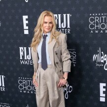 Nicole Kidman na dodjeli Critics' Choice u odijelu Yves Saint Laurent