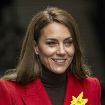 Catherine Middleton u kaputu modne kuće Alexander McQueen - 8