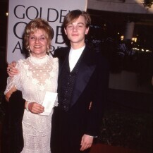 Leonardo DiCaprio s mamom na Zlatnim globusima 1994. godine