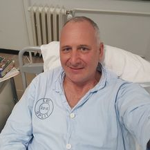 Andro Krstulović Opara napravio selfie iz bolničkog kreveta (Foto: Andro Krstulović Opara/Facebook)