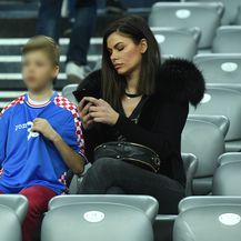 Malina Grahek bodrila rukometaše (FOTO: Marko Lukunic/Pixsell)