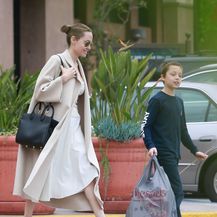 Slavna glumica otišla je u kupovinu s desetogodišnjim sinom Knoxom