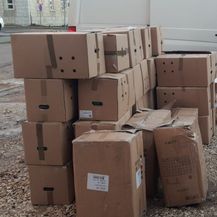 Muškarac je prevozio mnogo kutija (Foto: PU ličko-senjska)