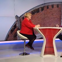 Ivana Brkić Tomljenović razgovara s predsjednicom Glasa Ankom Mrak Taritaš (Foto: Dnevnik.hr) - 1